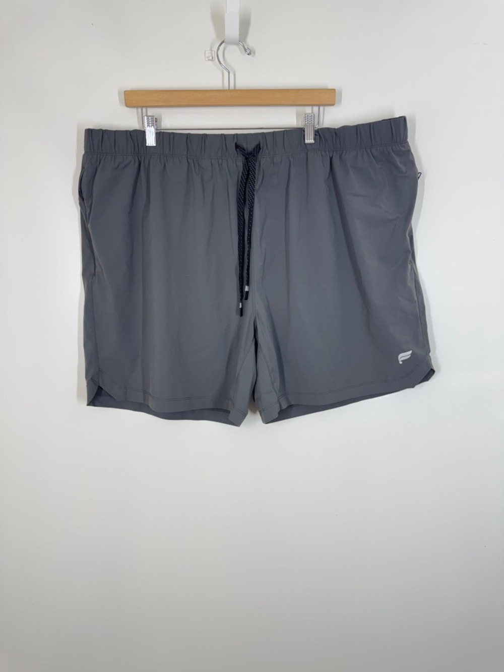 Fabletics Men’s Gray Athletic Shorts Drawstring Waist Performance 2XL Activewear